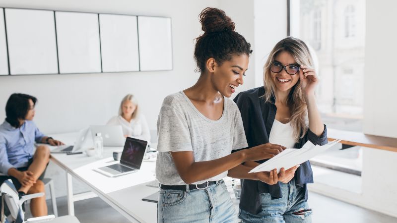zwei Frauen, Besprechung