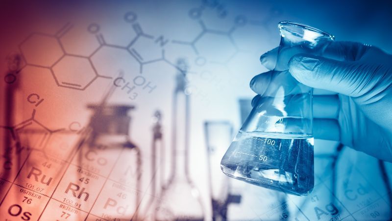 Chemische Formel und Glaskolben