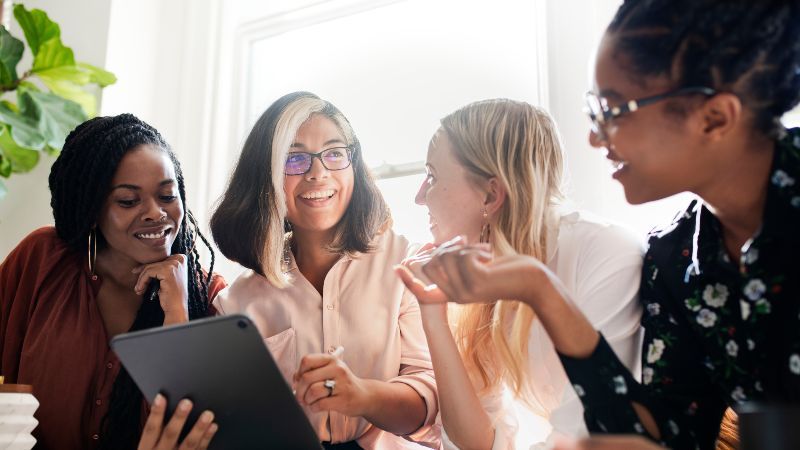 Vier Frauen im Gespräch
