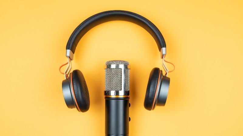 Kopfhörer und Mikrofon